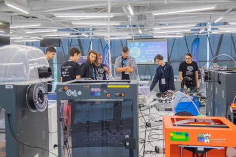 Október 26-ig lehet jelentkezni a IV. HARMAN Hackathon kihívásra